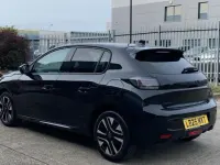Second-hand Peugeot 208 Allure 99 CP (72 kW) 2025 Negru Hatchback