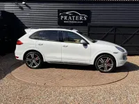 Used Porsche Cayenne 245 HP (180 kW) 2012 White SUV