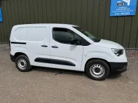 Used Vauxhall Combo 100 kW (136 HP) 2025 White MPV