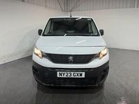 Second-hand Peugeot Partner Premium 100 CP (73 kW) 2023 Alb Monovolum