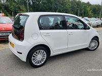 Used VW up! move up! 60 HP (44 kW) 2018 White Hatchback