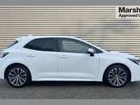 Used Toyota Corolla Design 116 HP (85 kW) 2019 White Hatchback