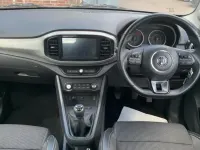 Begagnad MG MG3 Exclusive 105 HK (77 kW) 2022 Grå Halvkombi