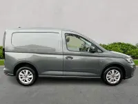 Usado VW Caddy Pro 116 HP (85 kW) 2025 Cinzento Monovolume