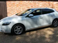 Used Volvo V40 2016 White Hatchback