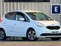 Used Kia Venga 2015 White Hatchback