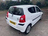 Used Suzuki Alto SZ4 68 HP (50 kW) 2010 White Hatchback