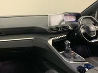 Second-hand Peugeot 3008 Premium 129 CP (94 kW) 2020 Roșu SUV