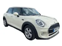 Używany Mini Cooper Hatch 136 KM (100 kW) 2018 Biały Hatchback