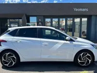 Used Hyundai i20 Premium 101 HP (74 kW) 2023 White Hatchback