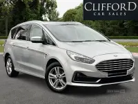 Usado Ford S-MAX Titanium 150 CV (110 kW) 2019 Plateado Monovolumen