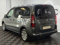 Begagnad Peugeot TePee S 92 HK (67 kW) 2014 Grå Minibuss