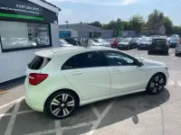 Begagnad Mercedes A180 2014 Vit Halvkombi