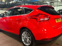 Used Ford Focus Zetec 120 HP (88 kW) 2017 Red Hatchback