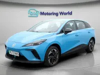 Begagnad MG MG4 EV SE 319 kW (435 HK) 2023 Blå Halvkombi