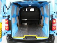 Used Vauxhall Vivaro 100 kW (136 HP) 2022 Mauve/pink MPV