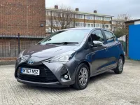 Używany Toyota Yaris Hybrid 2017 Szary Hatchback