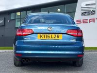 Usado VW Jetta SE 150 HP (110 kW) 2015 Azul Sedan