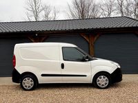 Used Vauxhall Combo 2016 White MPV
