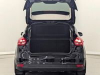 Begagnad Ford Focus Zetec 120 HK (88 kW) 2017 Svart Halvkombi