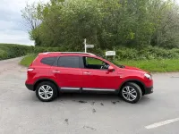 Gebraucht Nissan Qashqai +2 N-TEC 110 PS (80 kW) 2011 Rot SUV
