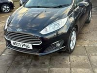 Usado Ford Fiesta Zetec 80 HP (58 kW) 2013 Preto Citadino