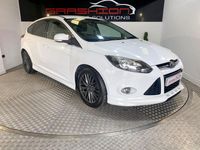 Used Ford Focus Zetec 163 HP (119 kW) 2012 White Hatchback