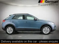 Usado VW T-Roc Life 150 HP (110 kW) 2022 Azul SUV