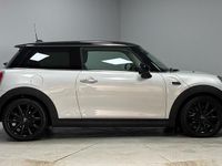 Usado Mini Cooper D Hatch 114 HP (83 kW) 2018 Prateado Citadino