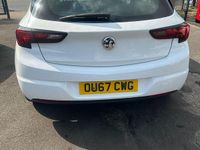 Used Vauxhall Astra 2017 White Hatchback