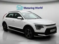 Begagnad Kia Niro 141 HK (103 kW) 2023 Vit SUV