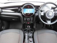 Usado Mini Cooper Classic 136 CV (100 kW) 2021 Gris Utilitario
