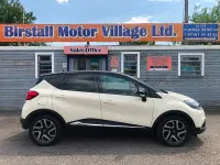 Used Renault Captur Dynamique 90 HP (66 kW) 2015 Black/cream SUV