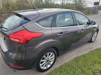 Begagnad Ford Focus Titanium 2016 Grå Halvkombi