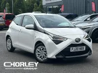Used Toyota Aygo X-play 71 HP (52 kW) 2020 White Hatchback