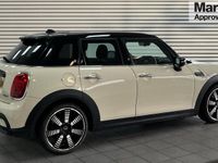 Begagnad Mini Cooper Exclusive 136 HK (100 kW) 2021 Vit Halvkombi