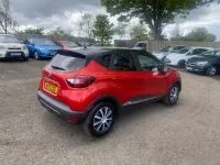 Begagnad Renault Captur Iconic 2019 Röd SUV