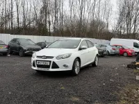 Used Ford Focus Zetec 2013 White Hatchback