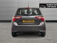 Begagnad Toyota Yaris 111 HK (81 kW) 2019 Grå Halvkombi