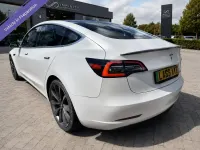 Used Tesla Model 3 Performance 82 kW (112 HP) 2019 White Sedan