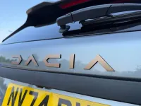 Used Dacia Duster Extreme 141 HP (103 kW) 2024 Grey SUV