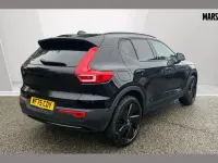 Usado Volvo XC40 Plus 194 HP (142 kW) 2025 Preto SUV