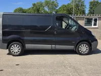 Used Vauxhall Vivaro 115 HP (84 kW) 2012 Black MPV