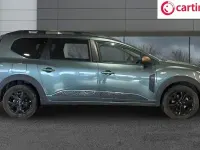 Used Dacia Jogger Extreme 141 HP (103 kW) 2025 Green MPV
