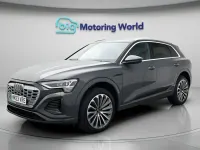 Begagnad Audi Q8 e-tron S-Line 300 kW (408 HK) 2023 Grå SUV