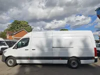 Używany Mercedes Sprinter Progressive 140 KM (102 kW) 2020 Biały Van