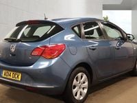 Used Vauxhall Astra Design Edition 115 HP (84 kW) 2014 Blue Hatchback