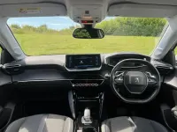 Used Peugeot 208 Allure 99 HP (72 kW) 2020 White Hatchback