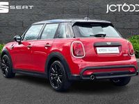 Begagnad Mini Cooper Exclusive 134 HK (98 kW) 2022 Röd Halvkombi