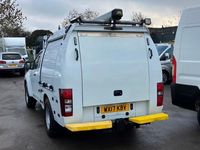 Used Isuzu D-Max 160 HP (117 kW) 2017 White